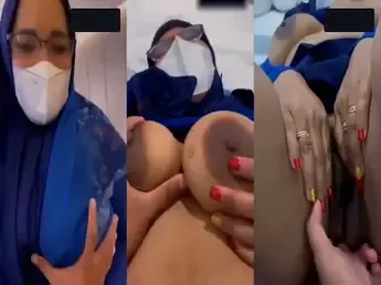 Bokep Jilbab Biru Tante Yona