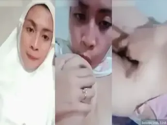 Bokep Jilbab Lupa Nutup Pintu Mukena Terbuka Sange Viral