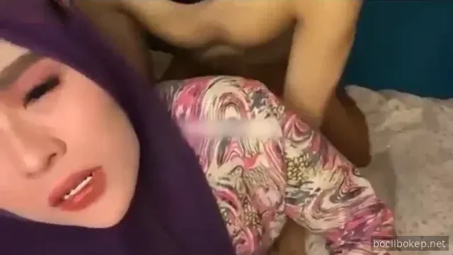 Pelan-pelan dong, aku bisa keluar nih